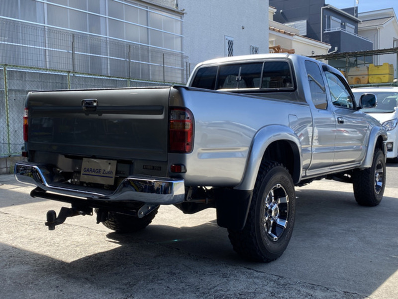 HILUX
