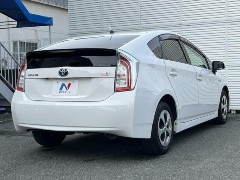PRIUS-17