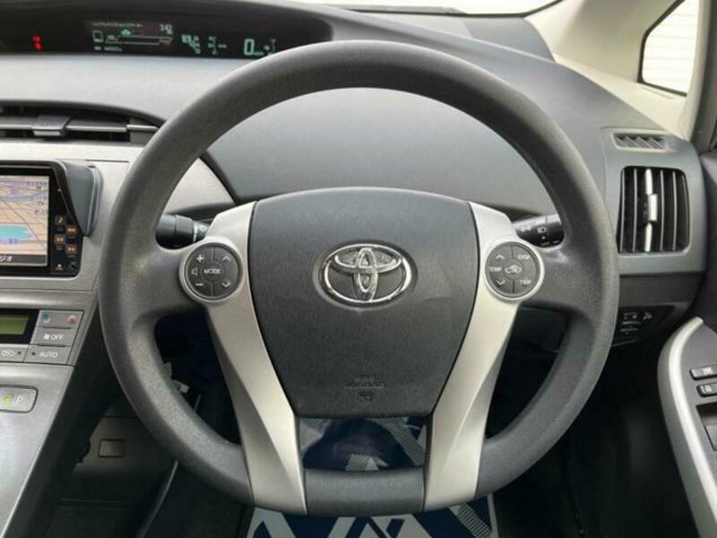 PRIUS-11