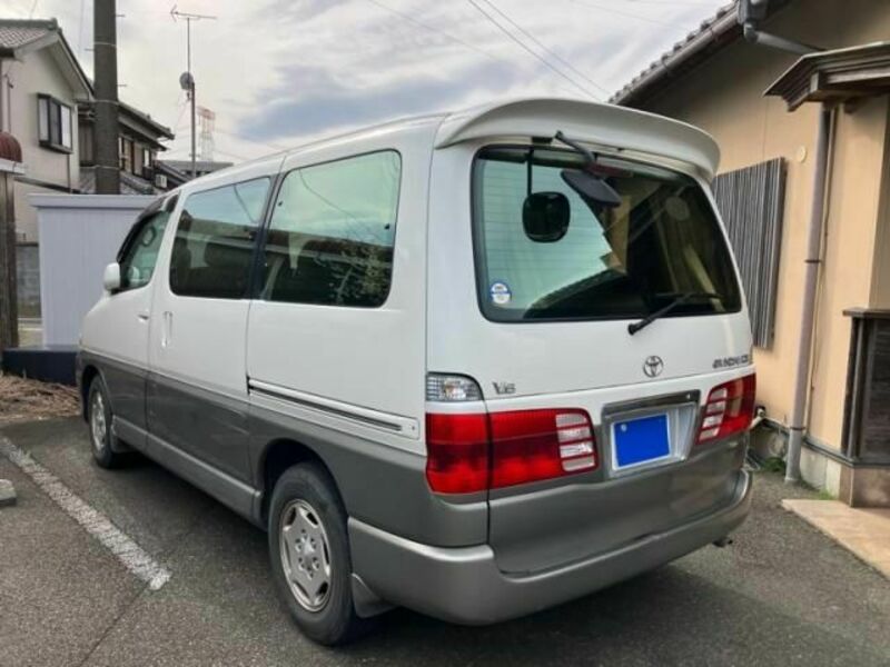 GRAND HIACE