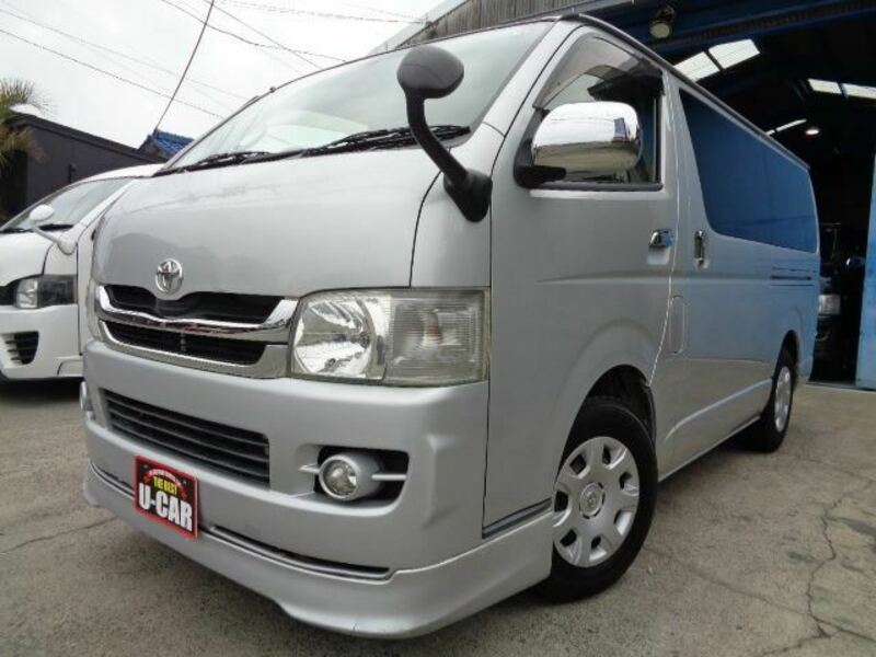 TOYOTA HIACE VAN