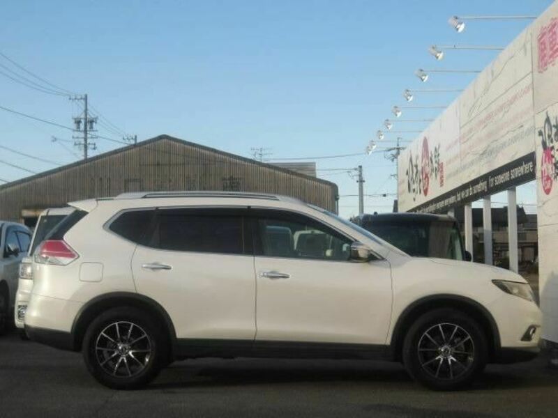 X-TRAIL