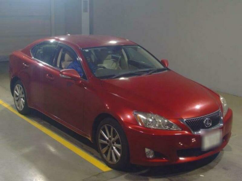 LEXUS IS