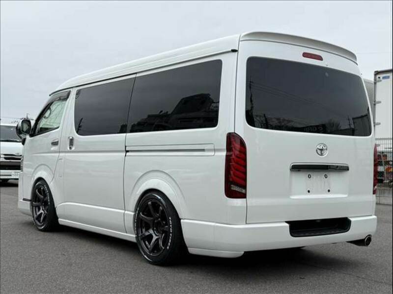 HIACE VAN