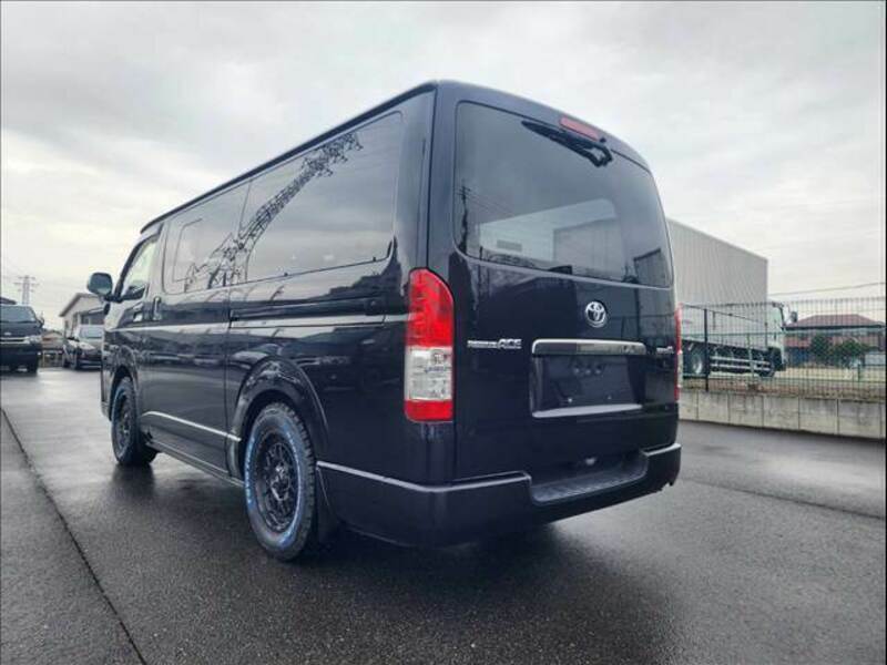 HIACE VAN