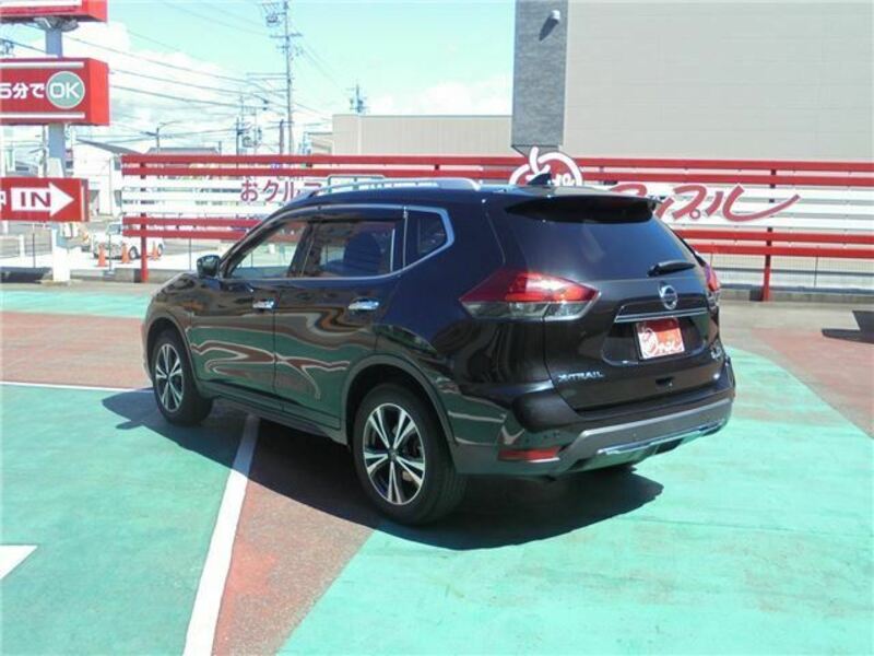 X-TRAIL-9