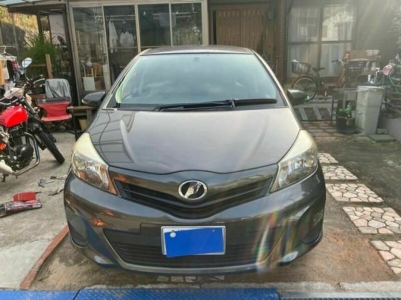 TOYOTA VITZ