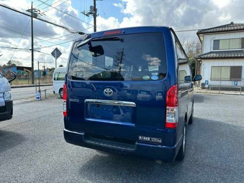 HIACE VAN