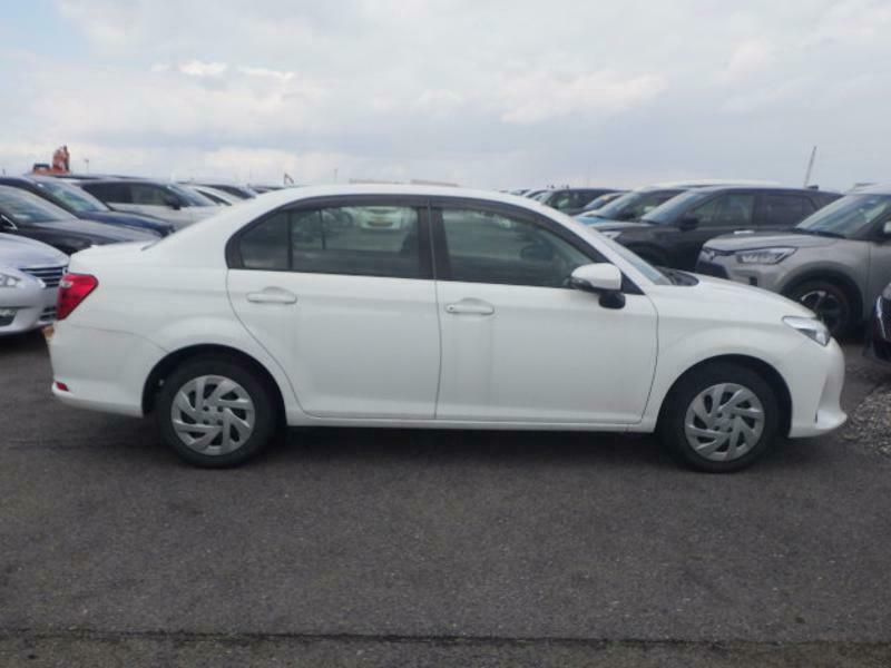 COROLLA AXIO