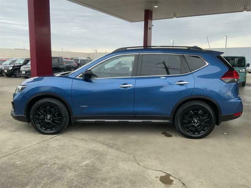 X-TRAIL