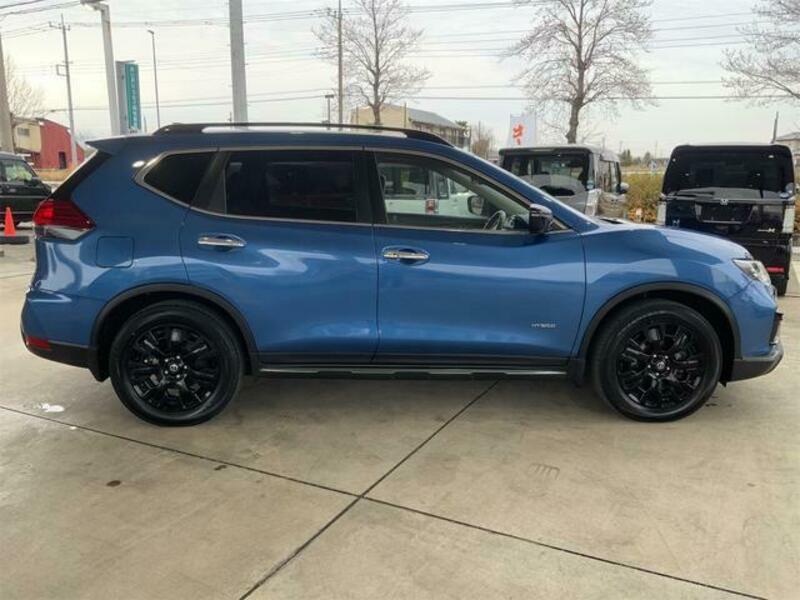 X-TRAIL