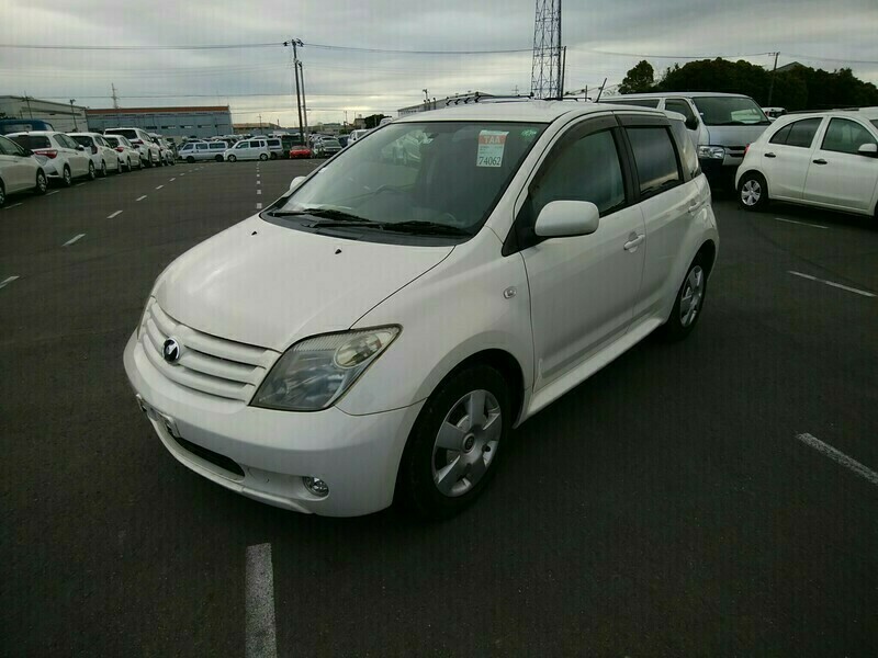 Toyota ist 2006