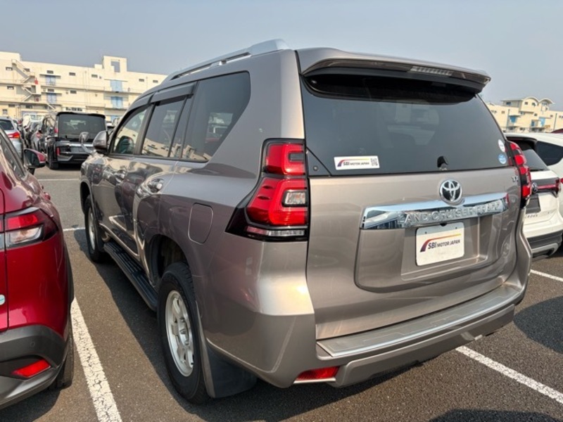 LAND CRUISER PRADO-2