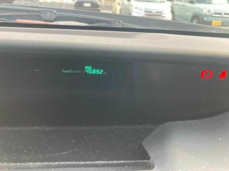 PRIUS-8