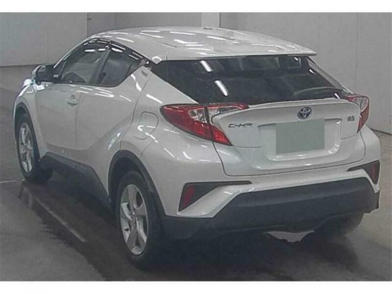 Used 2017 TOYOTA C-HR DAA-ZYX10  SBI Motor Japan