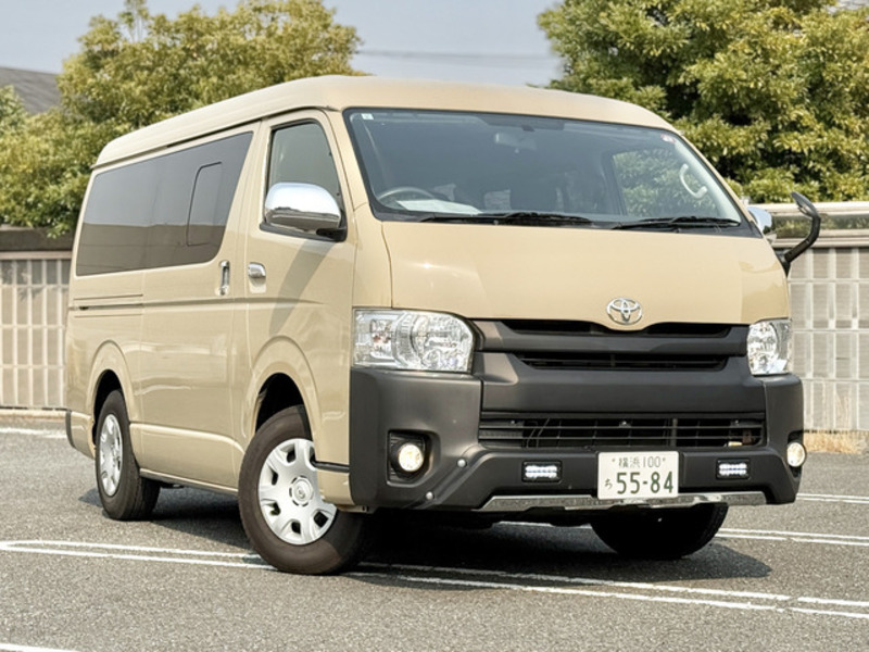 TOYOTA　HIACE VAN