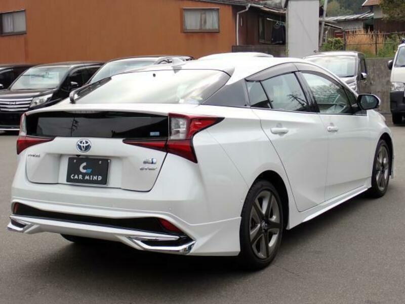 PRIUS-13