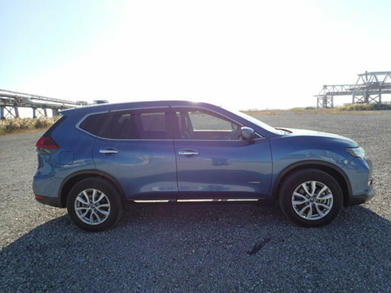 X-TRAIL HYBRID