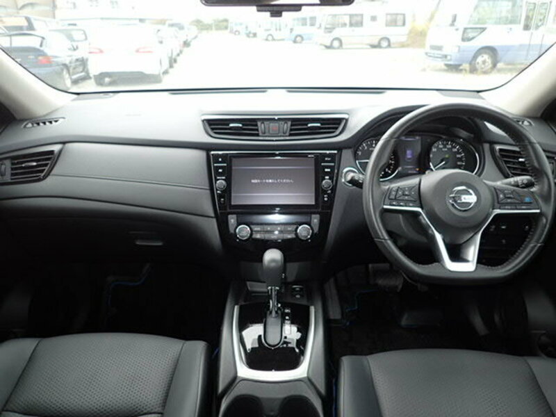 X-TRAIL HYBRID