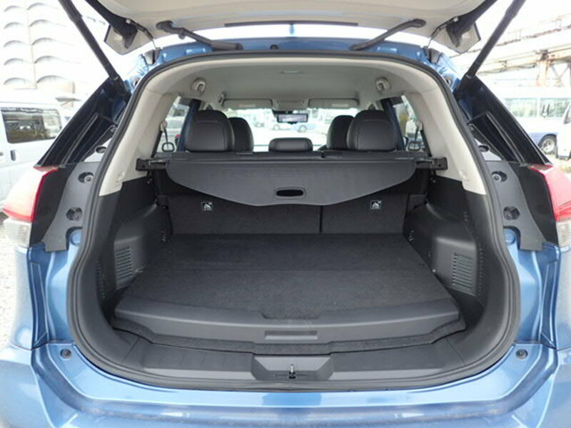 X-TRAIL HYBRID