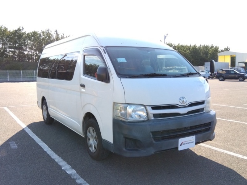 Hiace Commuter