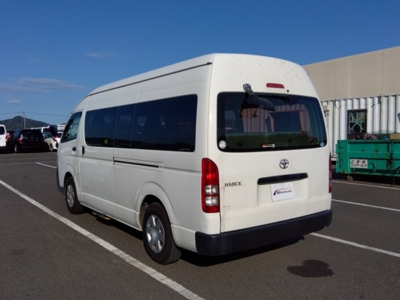 Hiace Commuter