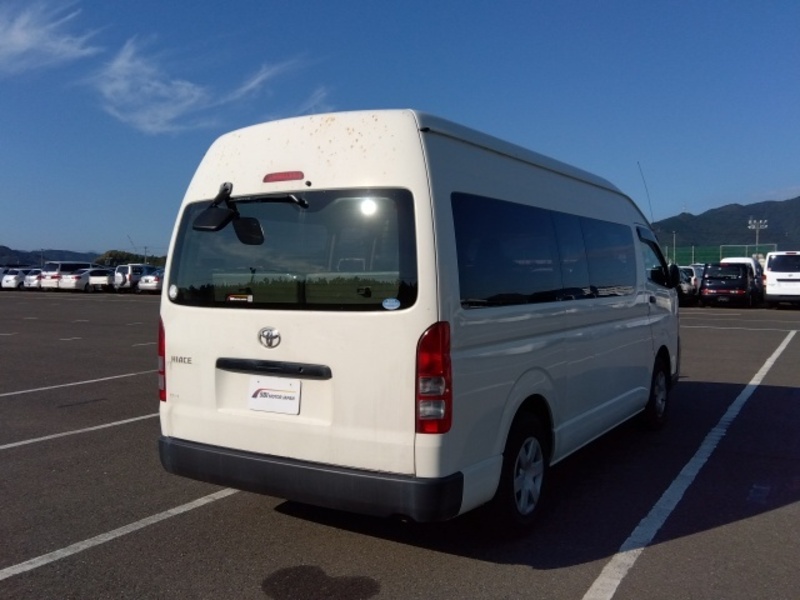 Hiace Commuter