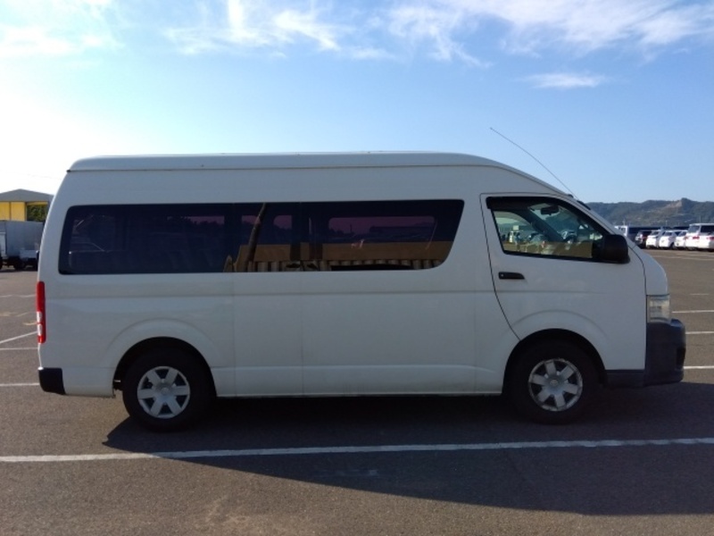 Hiace Commuter