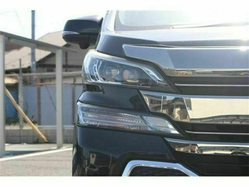 VELLFIRE-10