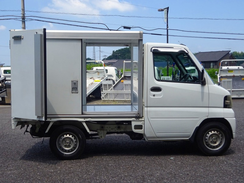 MINICAB TRUCK