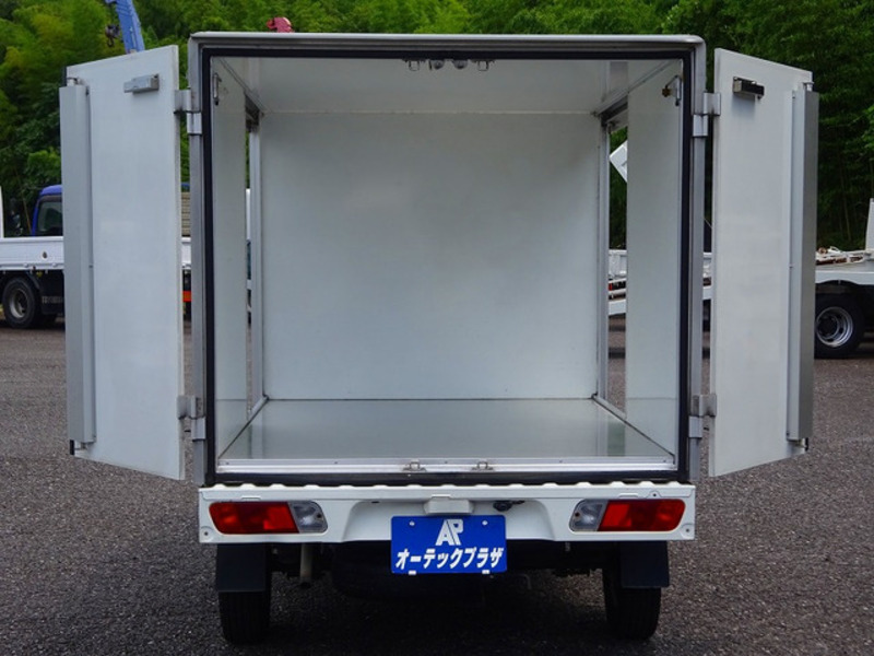 MINICAB TRUCK