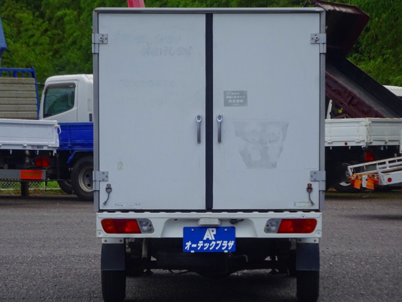 MINICAB TRUCK