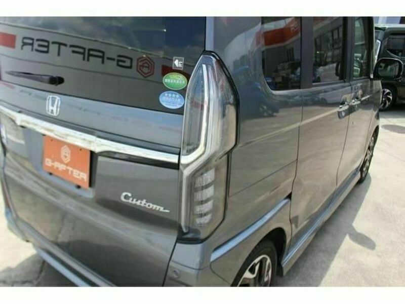 N BOX CUSTOM-11
