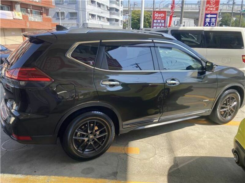X-TRAIL