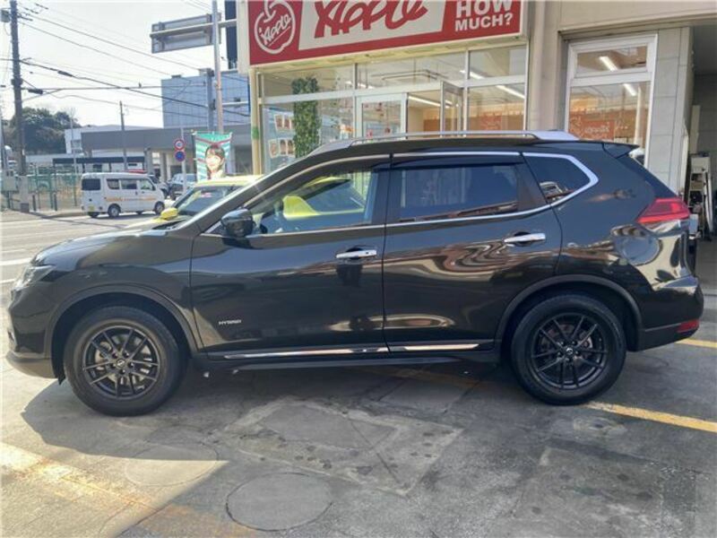 X-TRAIL