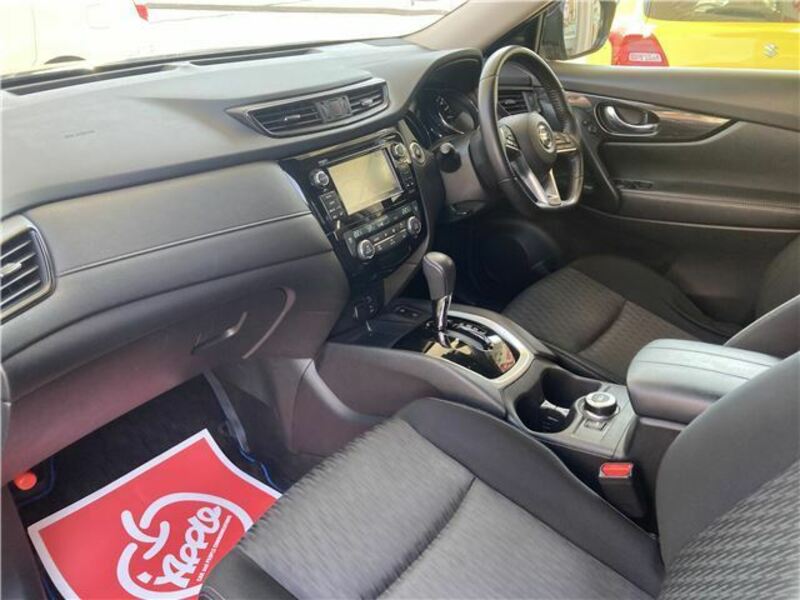X-TRAIL