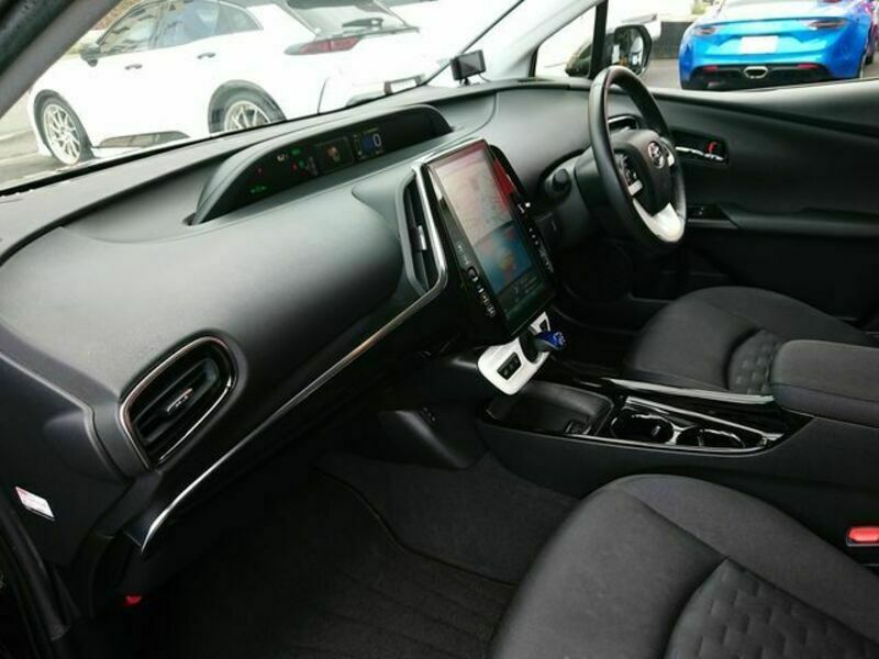 PRIUS PHV