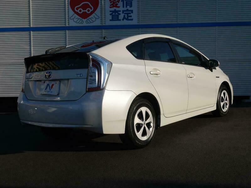 PRIUS-37