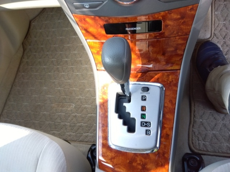 COROLLA AXIO