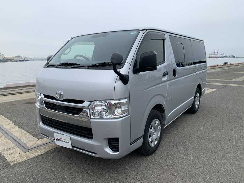 TOYOTA HIACE VAN
