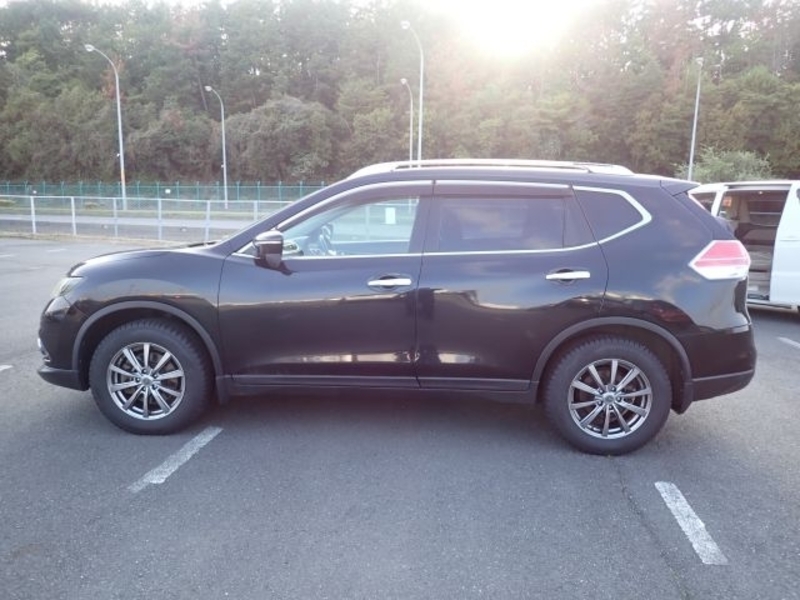 X-TRAIL-1