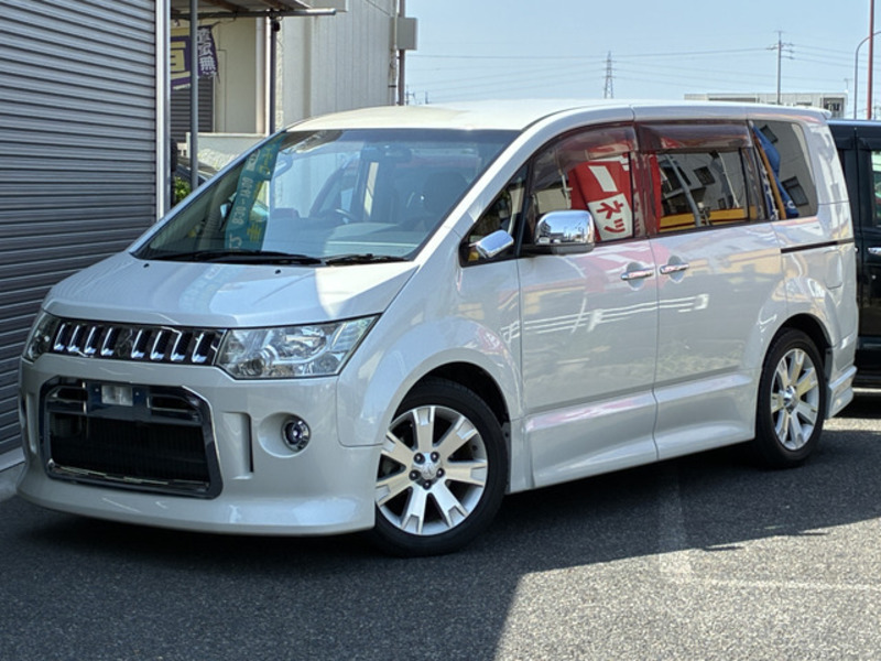 MITSUBISHI　DELICA D5