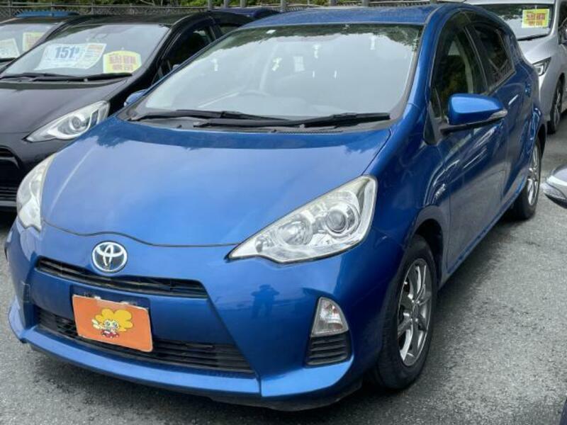 TOYOTA　AQUA