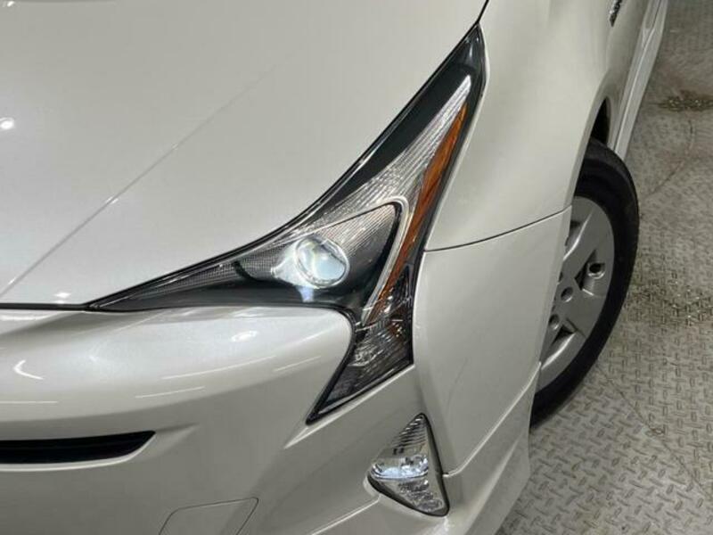 PRIUS-11