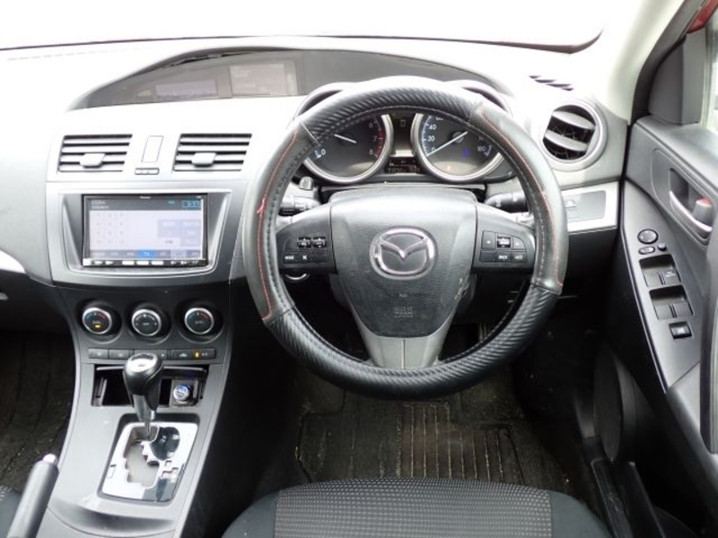 Axela Sport