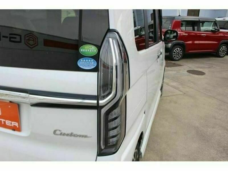 N BOX CUSTOM-11