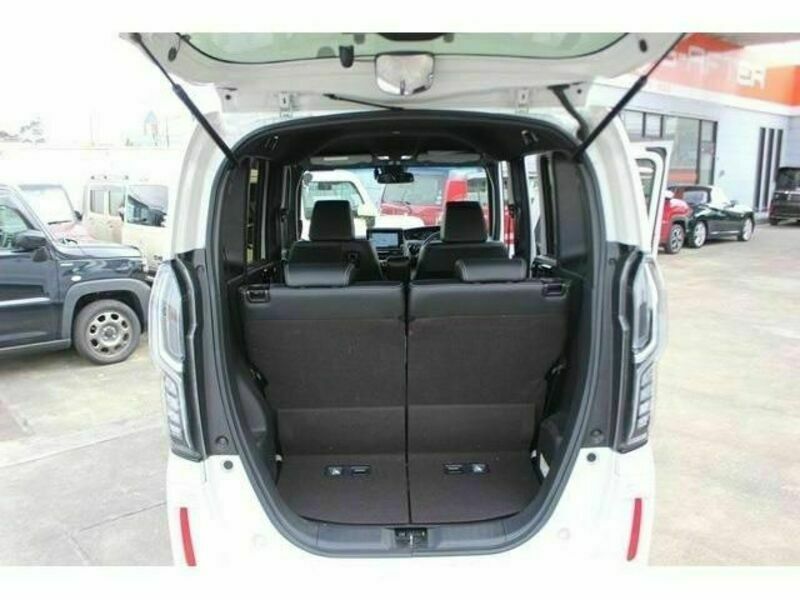 N BOX CUSTOM-17