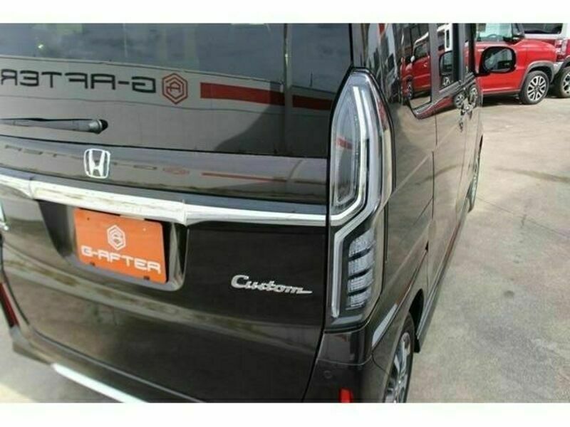 N BOX CUSTOM-11