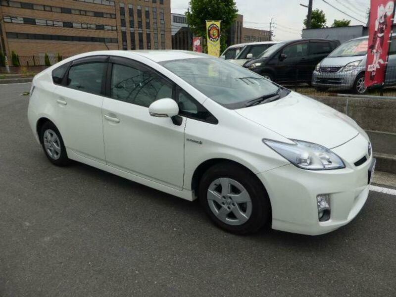 PRIUS-8