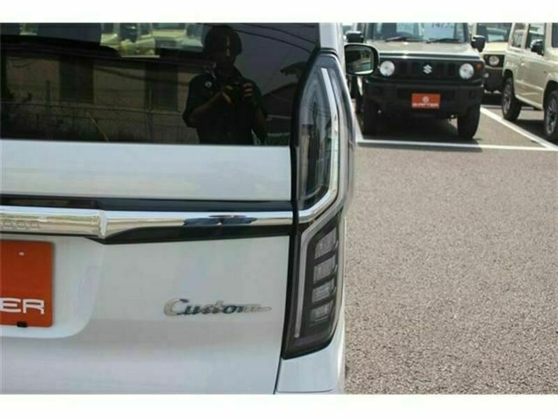 N BOX CUSTOM-10